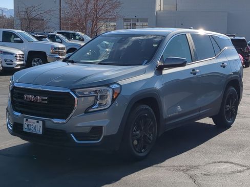Used 2024 GMC Terrain SLE image 10