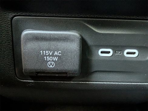 Used 2025 Jeep Wagoneer S Launch Edition image 15