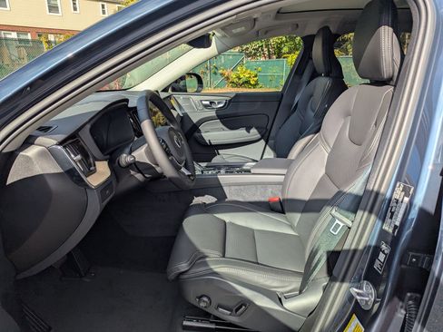 New 2026 Volvo XC60 B5 Ultra w/ Protection Package Premier image 8