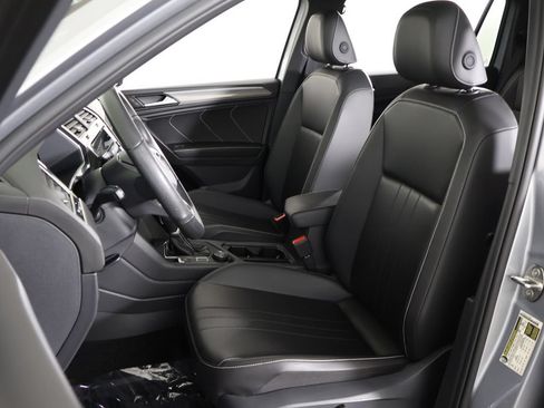 Used 2024 Volkswagen Tiguan SE R-Line AWD/4WD image 33