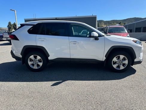 Used 2019 Toyota RAV4 XLE w/ Convenience Package image 7