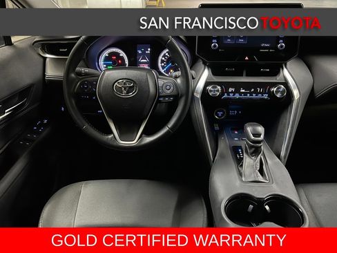 Certified 2022 Toyota Venza LE image 31