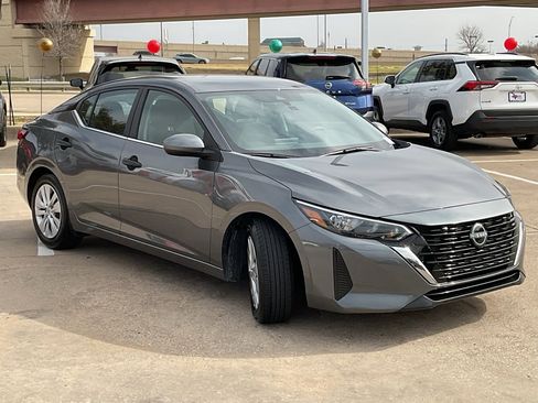 Used 2025 Nissan Sentra S image 4