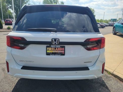 New 2026 Honda Odyssey Touring image 6