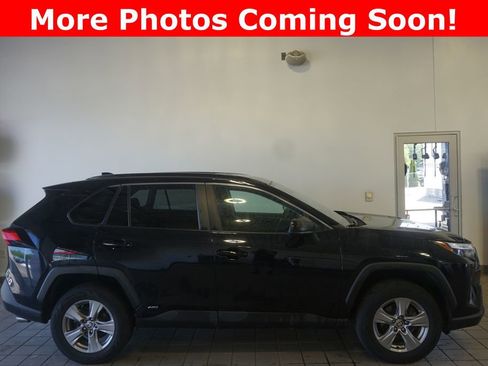 Used 2023 Toyota RAV4 LE AWD/4WD image 2