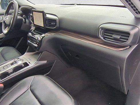 Used 2021 Ford Explorer Limited w/ Equipment Group 301A image 23