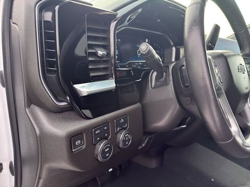 Used 2022 Chevrolet Silverado 1500 RST image 16