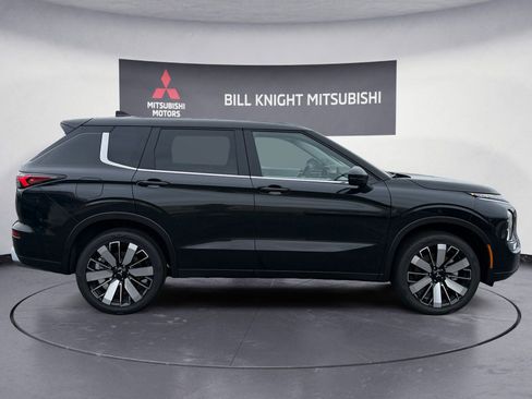 Used 2025 Mitsubishi Outlander SE AWD/4WD image 6
