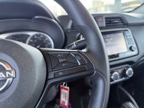 Used 2025 Nissan Versa S w/ Trunk Package image 18