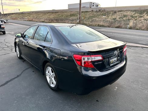Used 2014 Toyota Camry SE image 4