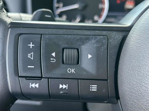 Used 2024 Nissan Rogue SV w/ SV Premium Package image 21