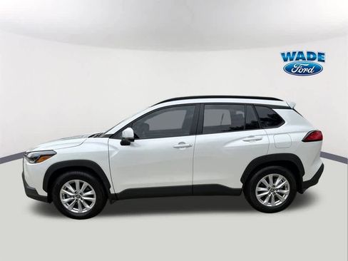 Used 2024 Toyota Corolla Cross LE image 8