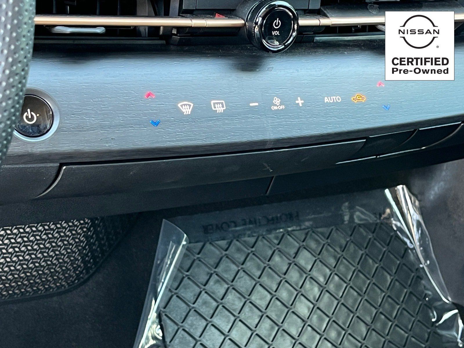 Certified 2025 Nissan Ariya FWD image 26