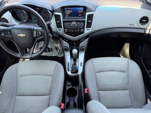Used 2015 Chevrolet Cruze LT FWD image 25