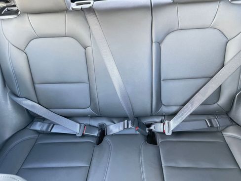 Used 2025 Buick Envista Sport Touring image 38