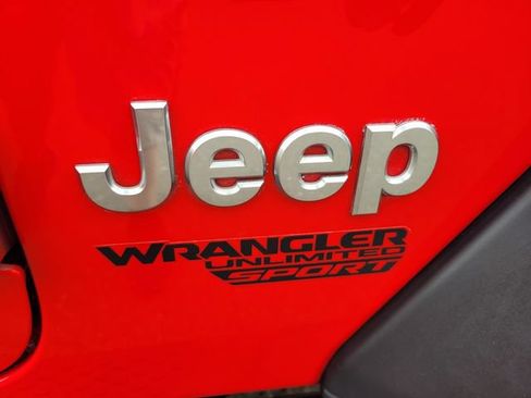 Used 2018 Jeep Wrangler Unlimited Sport S AWD/4WD image 7