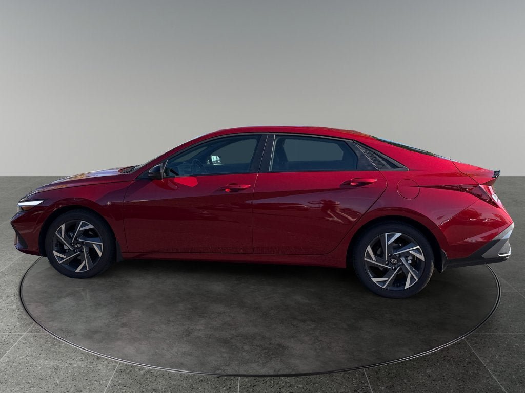 Certified 2025 Hyundai Elantra Sport FWD image 6