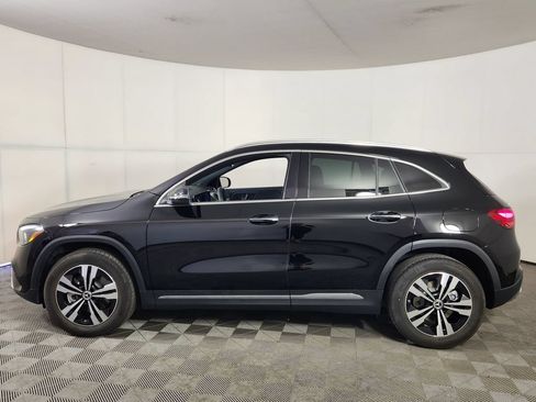 Used 2025 Mercedes-Benz GLA 250 4MATIC image 4