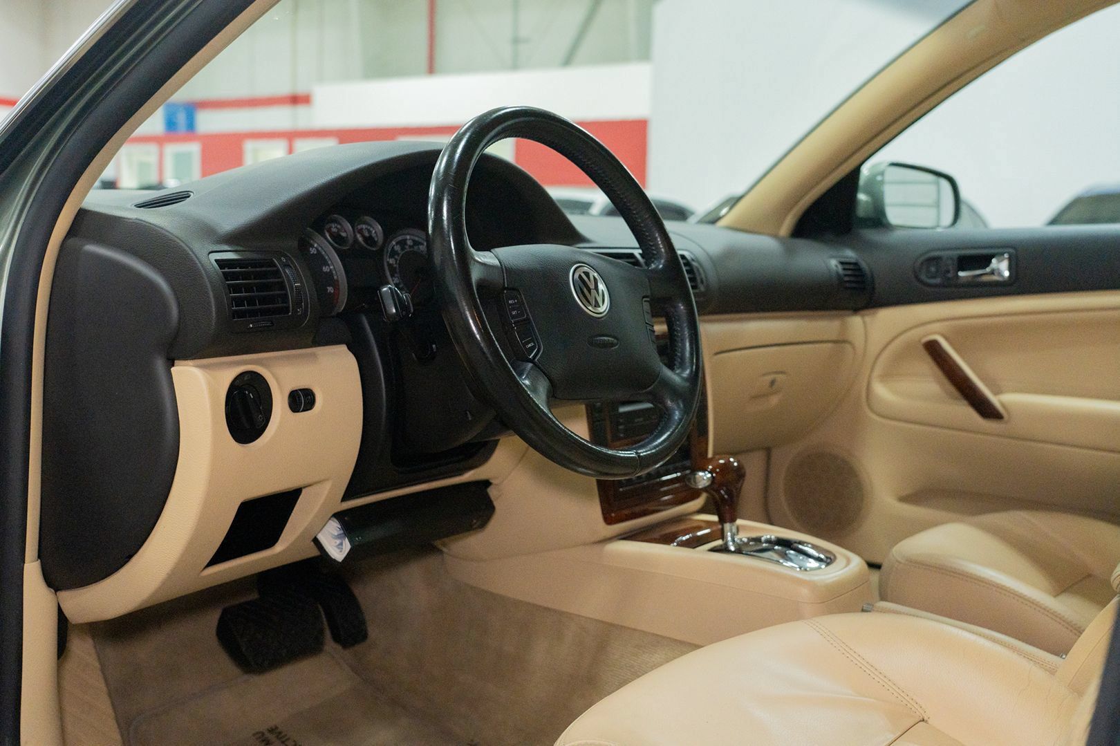 Used 2002 Volkswagen Passat GLX AWD/4WD image 18