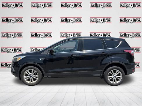 Used 2017 Ford Escape SE FWD image 4