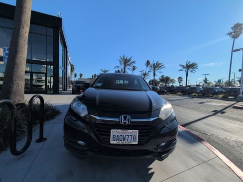 Used 2018 Honda HR-V EX image 32