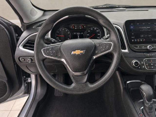 Used 2024 Chevrolet Malibu LT FWD image 11
