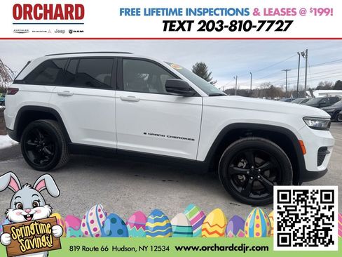 Used 2023 Jeep Grand Cherokee Altitude AWD/4WD image 2