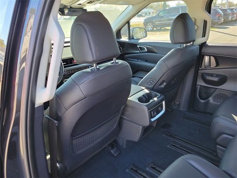 New 2026 Kia Carnival SX image 17