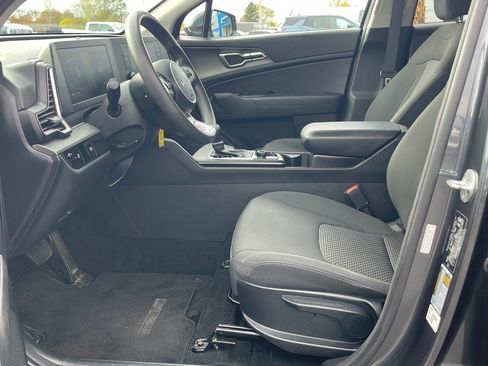 Used 2023 Kia Sportage LX image 17
