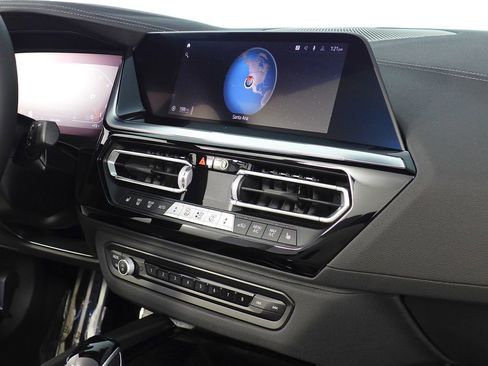 Used 2025 BMW Z4 M40i w/ Premium Package image 19