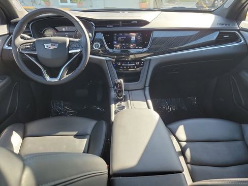 Certified 2023 Cadillac XT6 Premium Luxury image 17