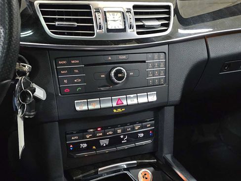 Used 2016 Mercedes-Benz E 350 4MATIC Sedan image 32