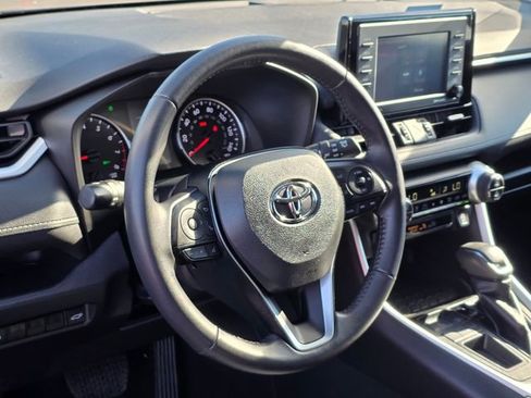 Used 2022 Toyota RAV4 XLE Premium image 13