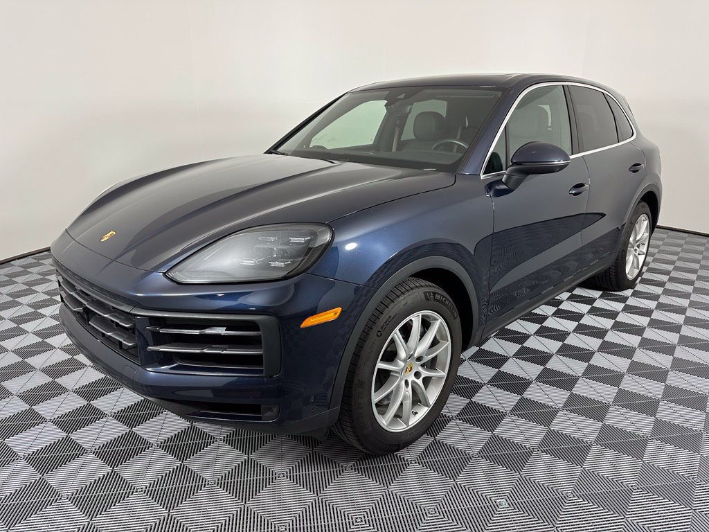 Certified 2024 Porsche Cayenne w/ Premium Package Plus (PFM) AWD/4WD image 7