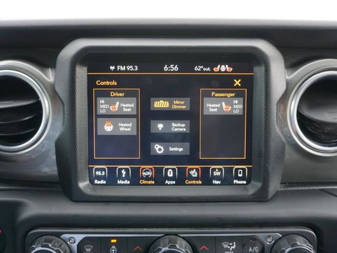 Used 2018 Jeep Wrangler Unlimited Sahara AWD/4WD image 15