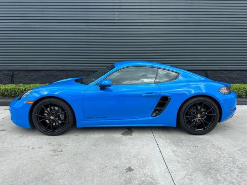Used 2025 Porsche 718 Cayman image 3