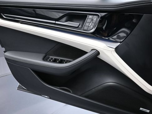Certified 2025 Porsche Panamera 4S AWD/4WD image 24