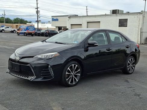 Used 2018 Toyota Corolla SE FWD image 3