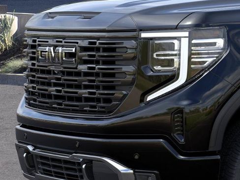 New 2026 GMC Sierra 1500 Denali Ultimate w/ LPO, Black Badging Package AWD/4WD image 13