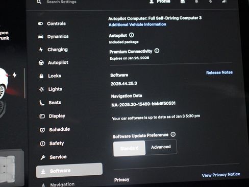 Used 2023 Tesla Model 3 Standard Range image 10