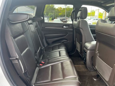 Used 2019 Jeep Grand Cherokee Overland image 25