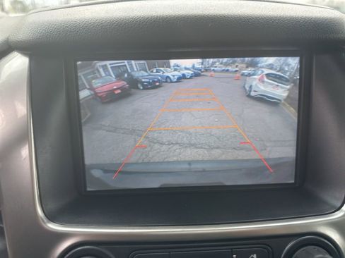 Used 2015 Chevrolet Suburban LT image 12