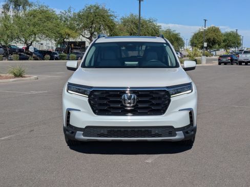 Used 2025 Honda Pilot Touring image 8
