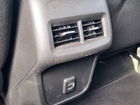 Used 2020 Chevrolet Equinox LS w/ LS Convenience Package FWD image 28