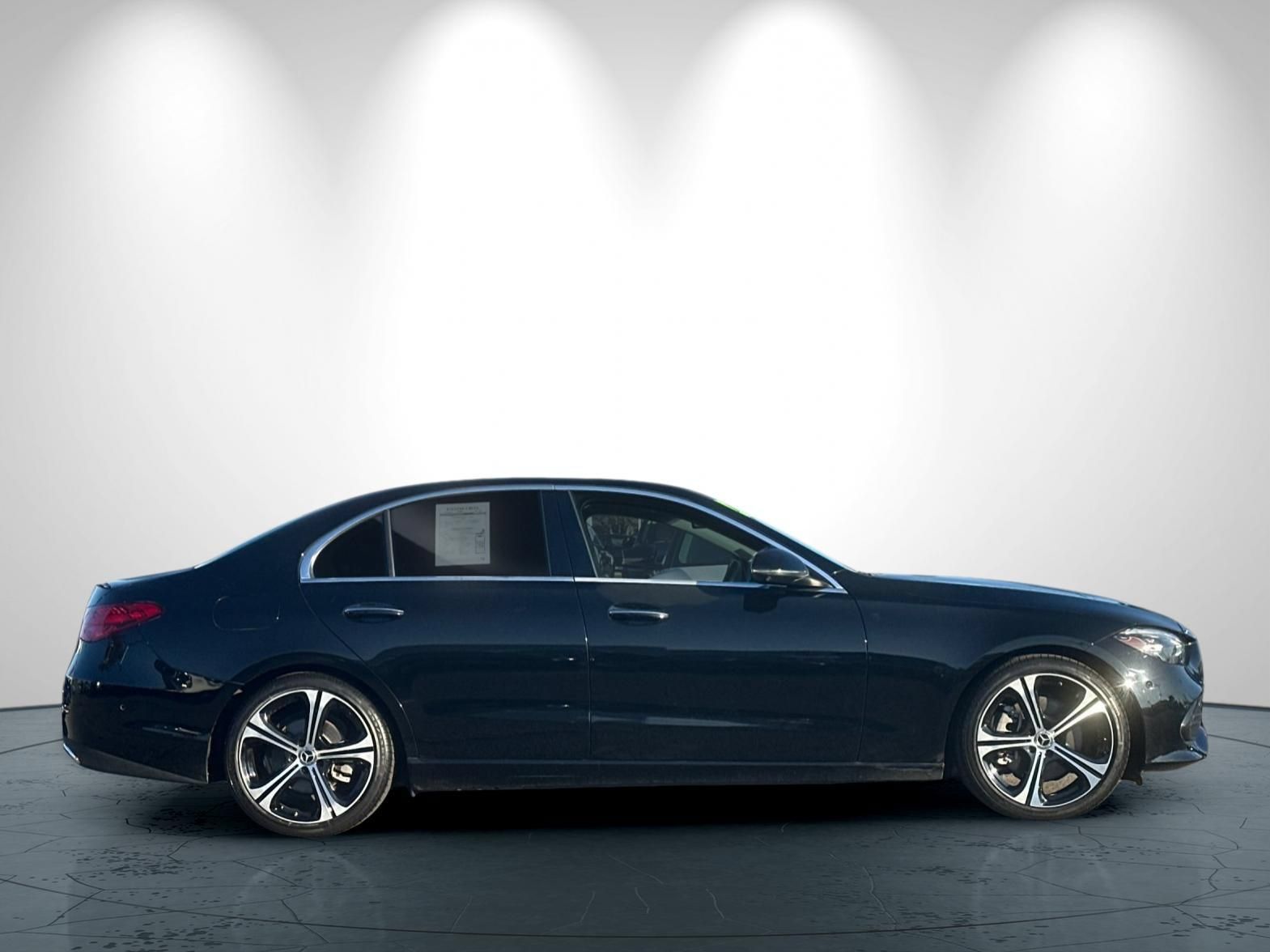 Used 2022 Mercedes-Benz C 300 Sedan image 2