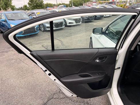 Used 2015 Honda Accord Sport image 15