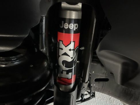 Used 2022 Jeep Gladiator Rubicon w/ LED Lighting Group image 18