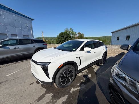 New 2026 Chevrolet Blazer EV LT FWD image 2
