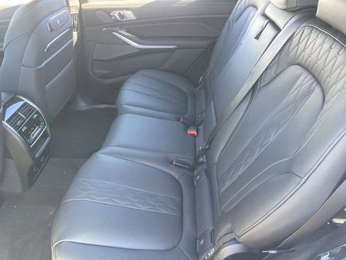 Used 2025 BMW X7 M60i w/ Climate Comfort Package image 17