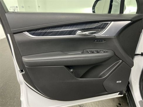 Certified 2023 Cadillac XT6 Premium Luxury image 23